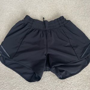 lululemon hotty hot shorts!